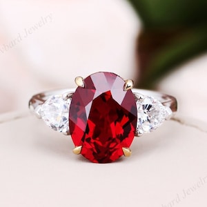 9 * 12 mm Lab erstellt Rubin Verlobungsring, Solid Gold Rubin Ring, Herz Moissanit Drei Stein Ring, Hochzeitstag Ring, Juli Birthstone