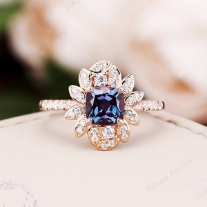 Vintage Cushion Cut Alexandrite Engagement Ring Rose Gold Bridal Rings For Women Art Deco Halo Moissanite Cluster Ring Anniversary Gift Ring