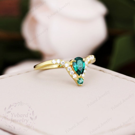 Green gem ring sale