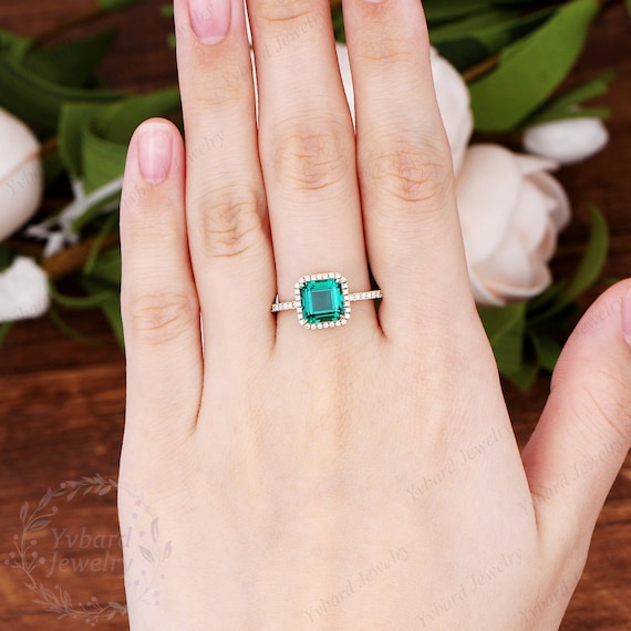 エメラルド クラシック ハロー リング 2.25ct 7mm ラディアントカット