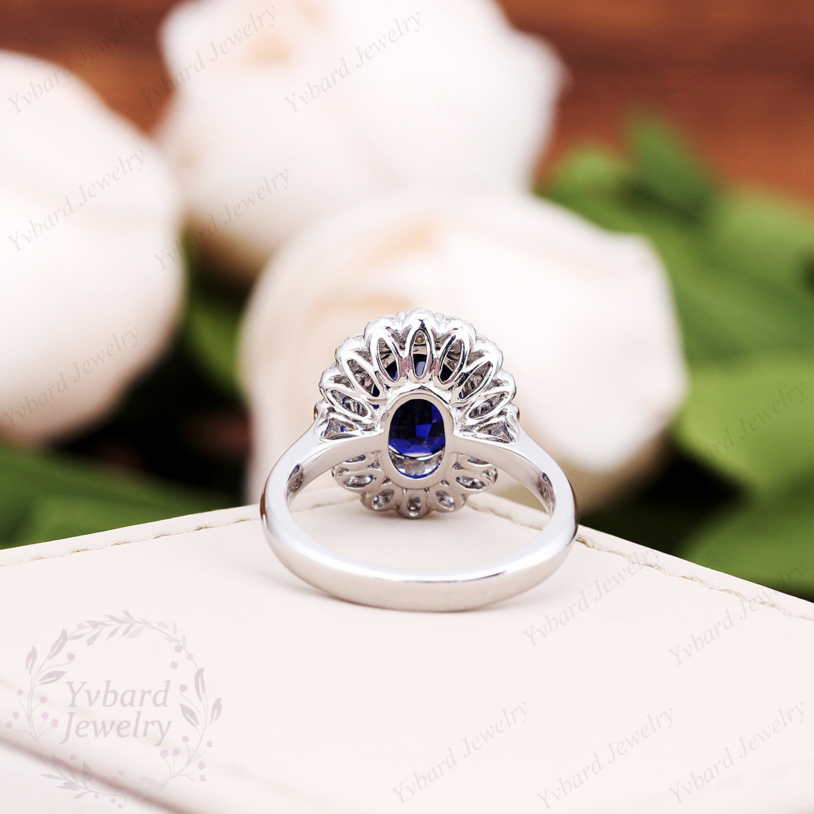オーバルカット ラボで作られたブルーサファイアの婚約指輪