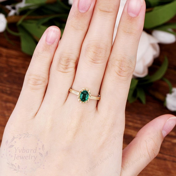 Emerald Engagement Wedding Ring,14K White Gold,7x9mm Oval Green Stone,May  Birthstone,Diamond Pave Band | Amazon.com