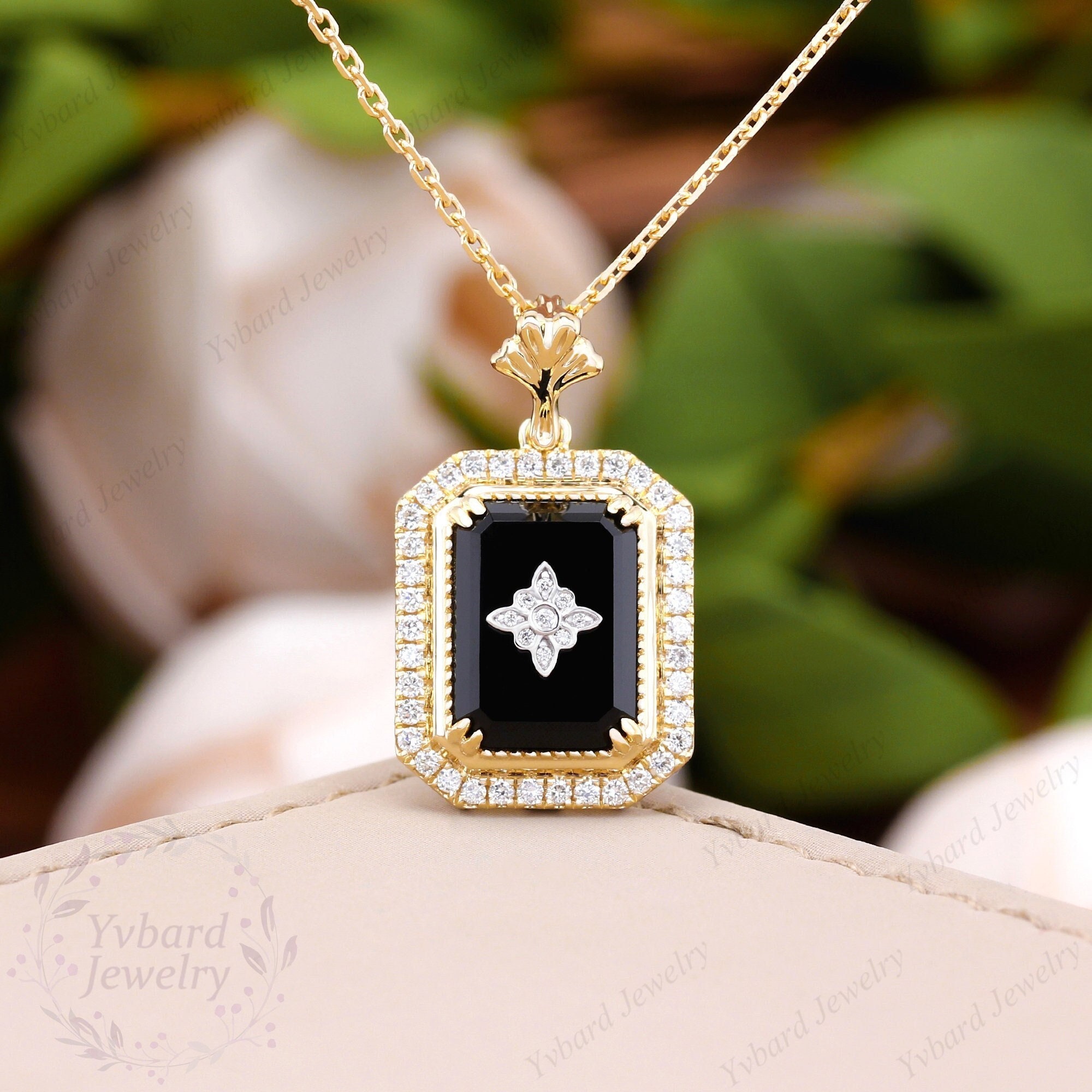 Vintage Natural Black Onyx Pendant Necklace, 14K Solid Gold