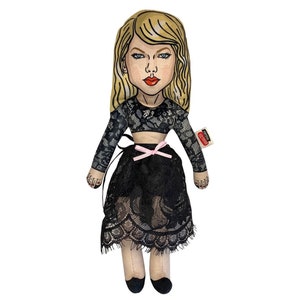 Taylor Swift Red Crochet, Taylor Swift Doll, Taylor Swift Fan Collectibles  Gift, Amigurumi Taylor Swift, Taylor Swift Plush, 16 Eras Tour 