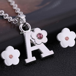 Joyería para niños: collar, pendientes y cadena de plata de ley 925 con inicial de flor de cristal rosa. Pendientes de acero inoxidable.