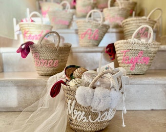PERSONALIZED BASKET - Bridal Shower Bags - Customized Straw Bags - Custom Beach Bag - Embroidered Bags - Bachelorette Tote Bag