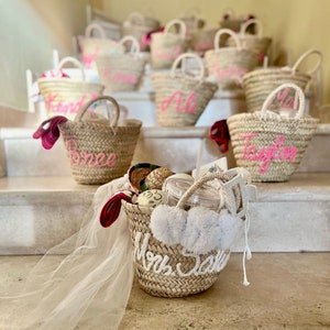 PERSONALIZED BASKET - Bridal Shower Bags - Customized Straw Bags - Custom Beach Bag - Embroidered Bags - Bachelorette Tote Bag