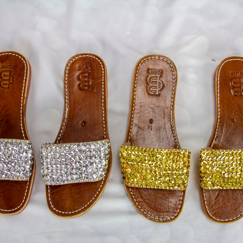 huaraches gold and black