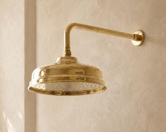 Polished Brass Rain Shower Head – Classic Wall-Mounted Bathroom Fixture