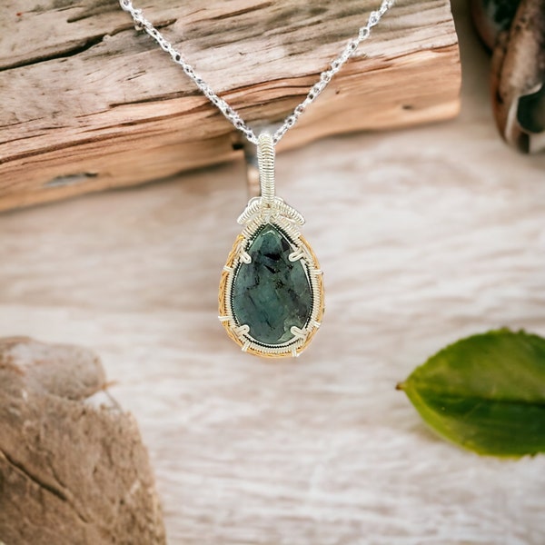 [Julie Vos] Cabochon Solitaire Necklace-Gold-Emerald Green