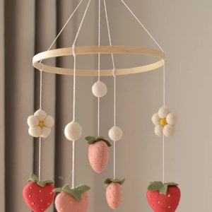 Strawberry mobile/Baby mobile/Fruit felt mobile/Strawberry decoration/Strawberry nursery decor/Fruit baby mobile/