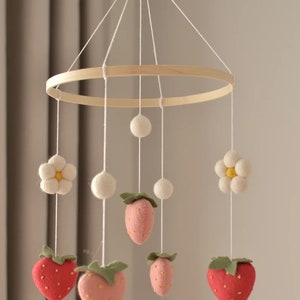 Strawberry mobile/Baby mobile/Fruit felt mobile/Strawberry decoration/Strawberry nursery decor/Fruit baby mobile/