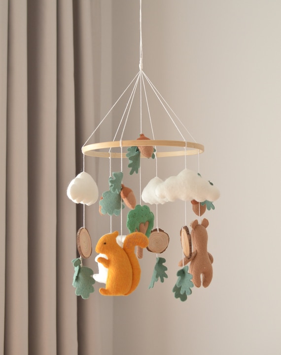 Mobile Bébé Bois Forêt - Jouet D'éveil Coloré Pour Berceau - Cadeau Naissance Ou Baptême Fille Et Garçon