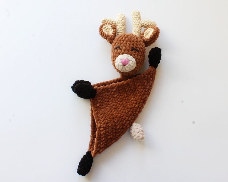 Crochet DEER PATTERN Soft plush comforter Easy and Quick crochet clickable PDF tutorial Deer amigurumi lovey