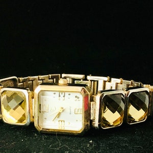 Beautiful Art Deco Yellow Beveled Crystal CC Ladies’ Bracelet Watch, Very unique, New Battery!
