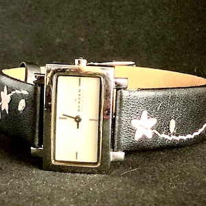 Flower Power Skagen “Denmark” women’s watch, leather band, new battery!