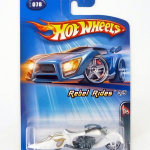 Hot Wheels W-Oozie #078 Rebel Rides 3/5 White Die-Cast Motorcycle 2004