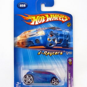 Hot Wheels Vandetta #058 X-Raycers 8/10 Auto pressofusa blu 2005