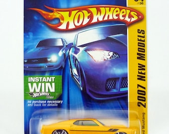 Hot Wheels &#39;69 Ford Mustang 004/180 New Models #4 of 36 Yellow Die-Cast Car 2007