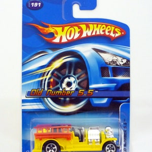 Hot Wheels Old Number 5.5 #191 Yellow Die-Cast Firetruck 2006