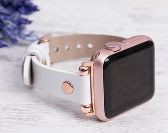 Pulseira feminina de couro branco para Apple Watch com detalhes em miçangas.