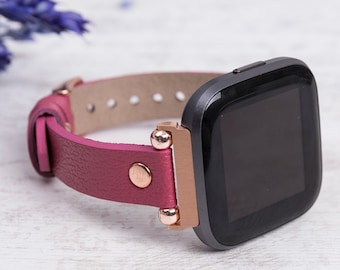 ピンクレザー Fitbit Versa バンド、ローズゴールドアクセント、女性へのギフト