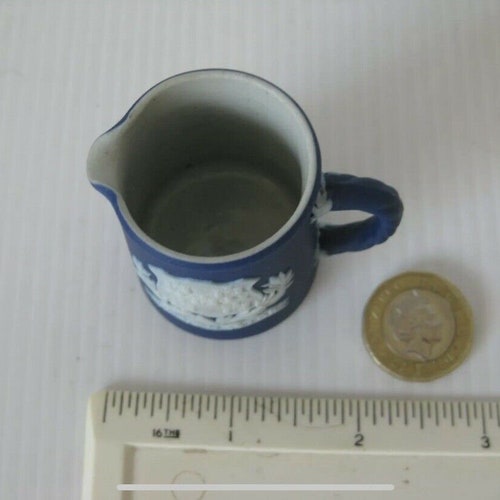 Wedgwood Dark Blue shops Jasper Dip Miniature Jug Souvenir Ware Winchester Crest C1891