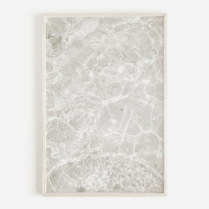 Impresión abstracta de agua clara, arte de la pared de la decoración del topo, impresiones descargables, arte imprimible del agua costera, decoración de la casa de la playa, agua del océano