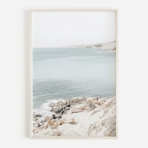 Arte de la pared de la playa rocosa, imprimible costero, impresión digital de la playa, arte de la playa rocosa, arte del mar, cartel del océano, arte de la pared en colores pastel, impresión de la decoración costera