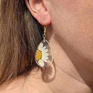 DAISY リアルデイジー レジンピアス