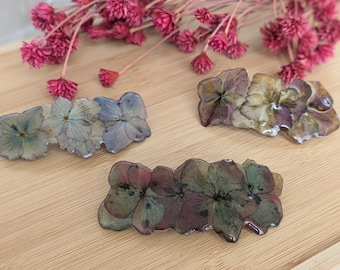 Pinza para el pelo hecha de flores reales