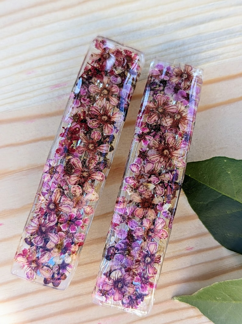 Barrette à cheveux en vrai fleurs Bordeau