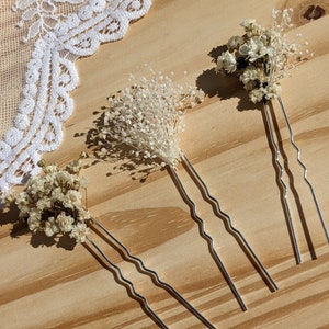 Hairpin in real white natural flowers