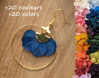 Boucles d'oreille en fleurs stabilisées bleues