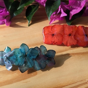 Haarclip gemaakt van echte bloemen