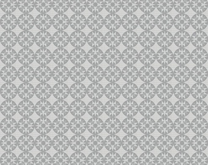 Winter Barn Quilts - Compass Silver by Tara Reed for Riley Blake Designs, 100% Cotton Fabric, C12082