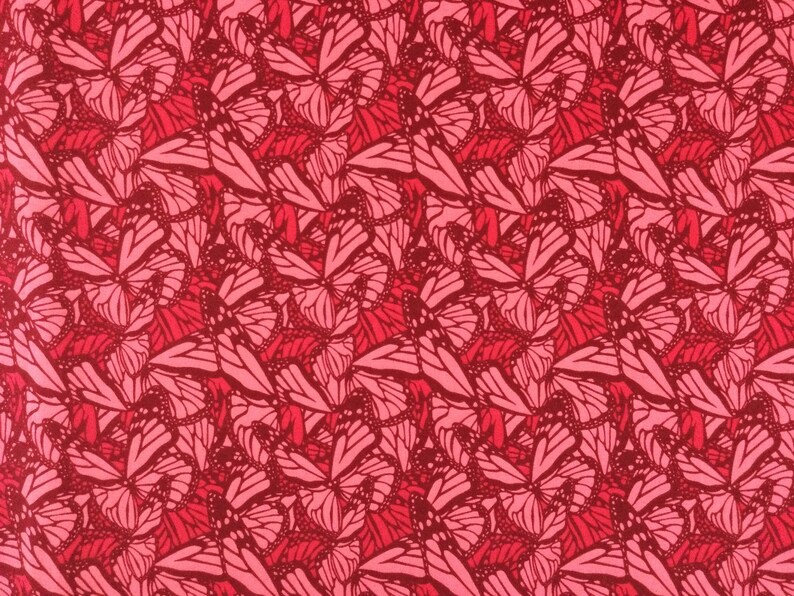 100/% Cotton Fabric Butterflies-Red /& DIY Crafts Single Fat Quarter Great for Quilting Sewing