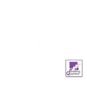 Pode incluir: Logotipo roxo com uma peça de tecido estilizada e tesoura, com o texto "Cutting Quarters" em branco.