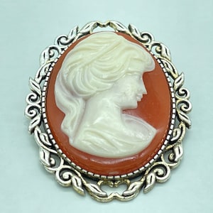 Vintage 1970s Acrylic Cameo in Modern Brooch Setting