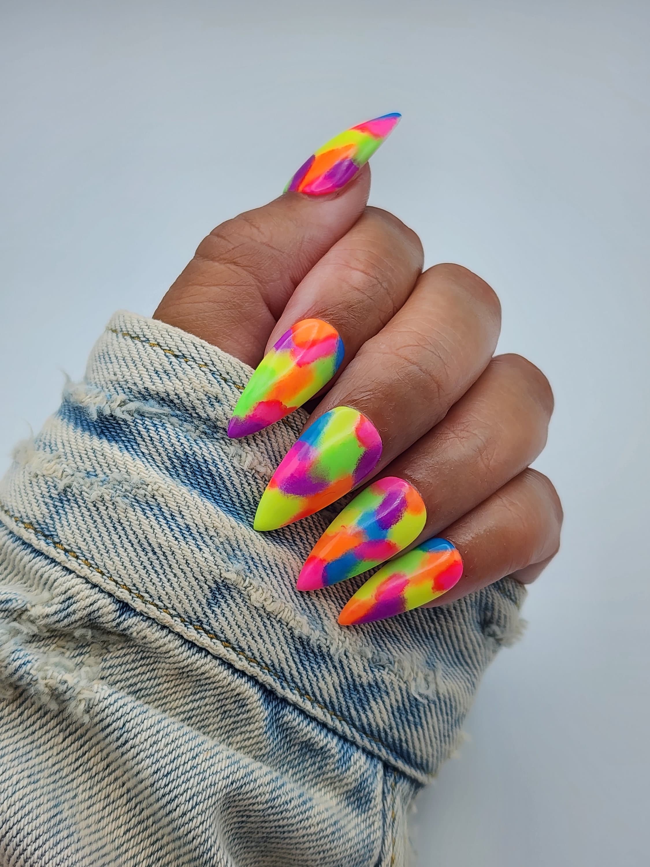 Neon glow in the dark nails 2025