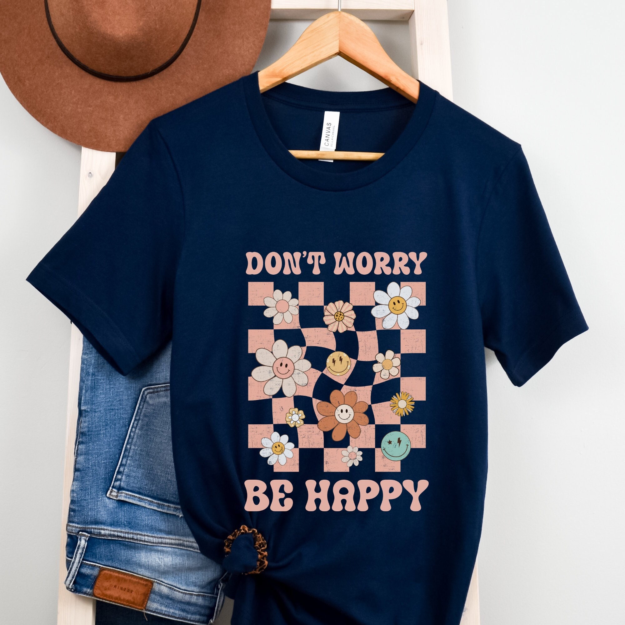 Ne vous inquiétez pas, soyez heureux chemise, chemise à carreaux rétro, ne vous inquiétez pas, chemise heureuse, chemise inspirante, chemise à carreau