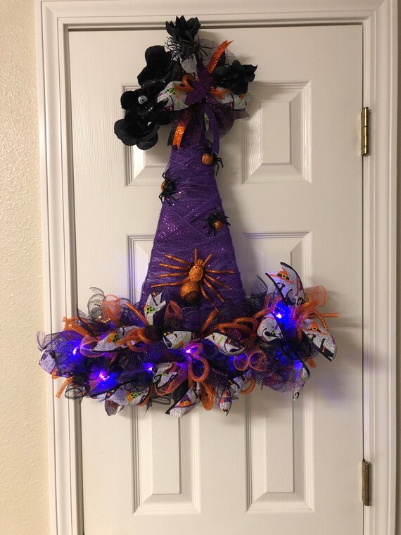 Light up witches hat mess wreath | Etsy