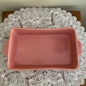 Bauer Gloss Pastel Kitchenware Oblong Baker in PInk