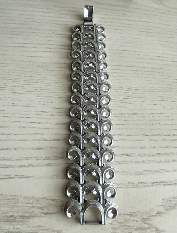 Kramer Signed Textured Swirl Link Bracelet - image 5