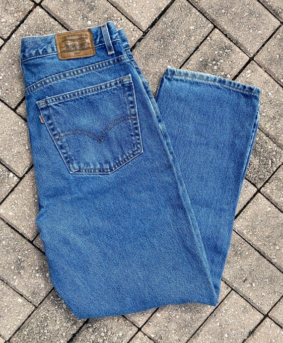 Brown tab levis 2025