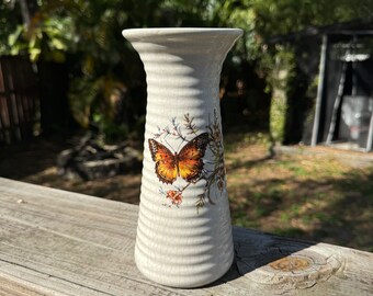 Vintage 70s/80s Treasure Craft USA Stoneware Butterfly Floral Crackled Vase