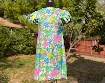 1960s Vintage Handmade Pastel Floral Shift Dress