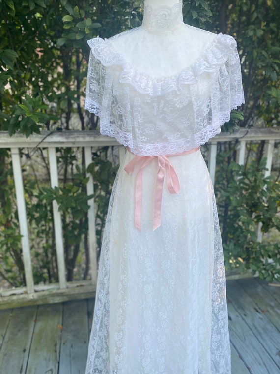 70s lace sleeveless cape dress