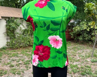 Vintage 70s Tropical Hawaiian Floral Polyester Top