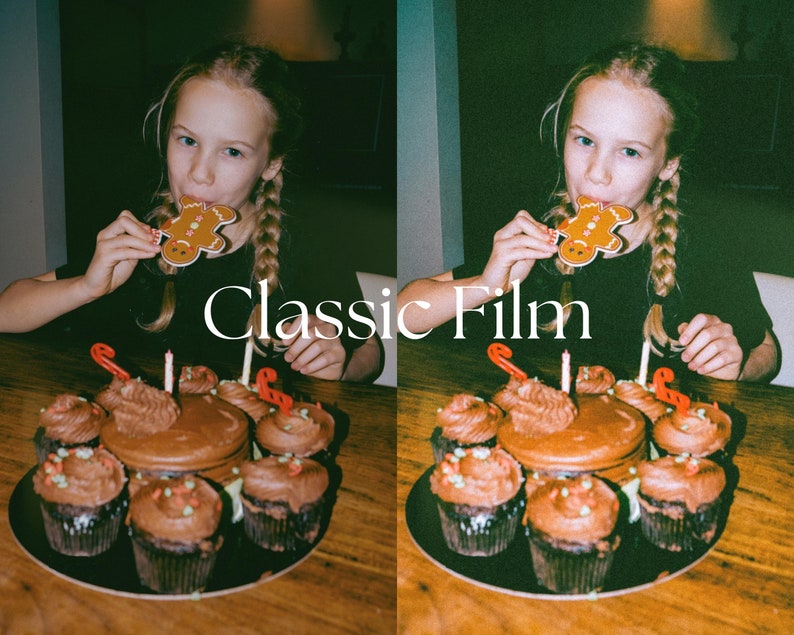 Op de afbeelding: Een jong persoon met vlechten eet een peperkoekkoekje terwijl ze aan een tafel zit met een chocoladetaart en cupcakes. De taart heeft kaarsen en rode snoepstokken erop. De cupcakes zijn versierd met chocolade glazuur en sprinkles. De tafel is van hout en heeft een bruine afwerking.